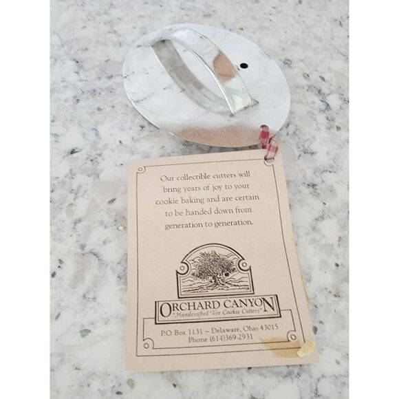 Orchard Canyon Vintage Flat Back‎ Tin Cookie Cutter With Handle Apple NEW - Picture 6 of 7